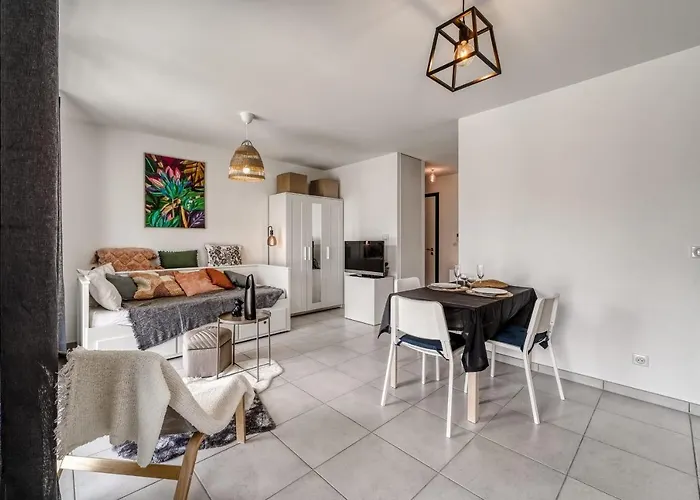Emergence - Beau T1 pour 2 personnes balcon et garage